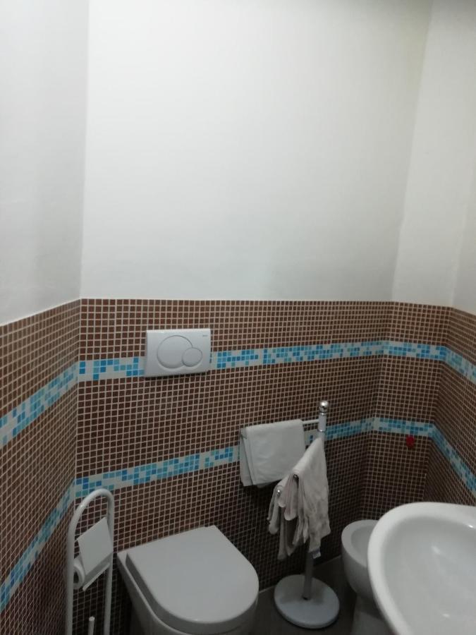 Apartment Via Giorgio Canale 72 *